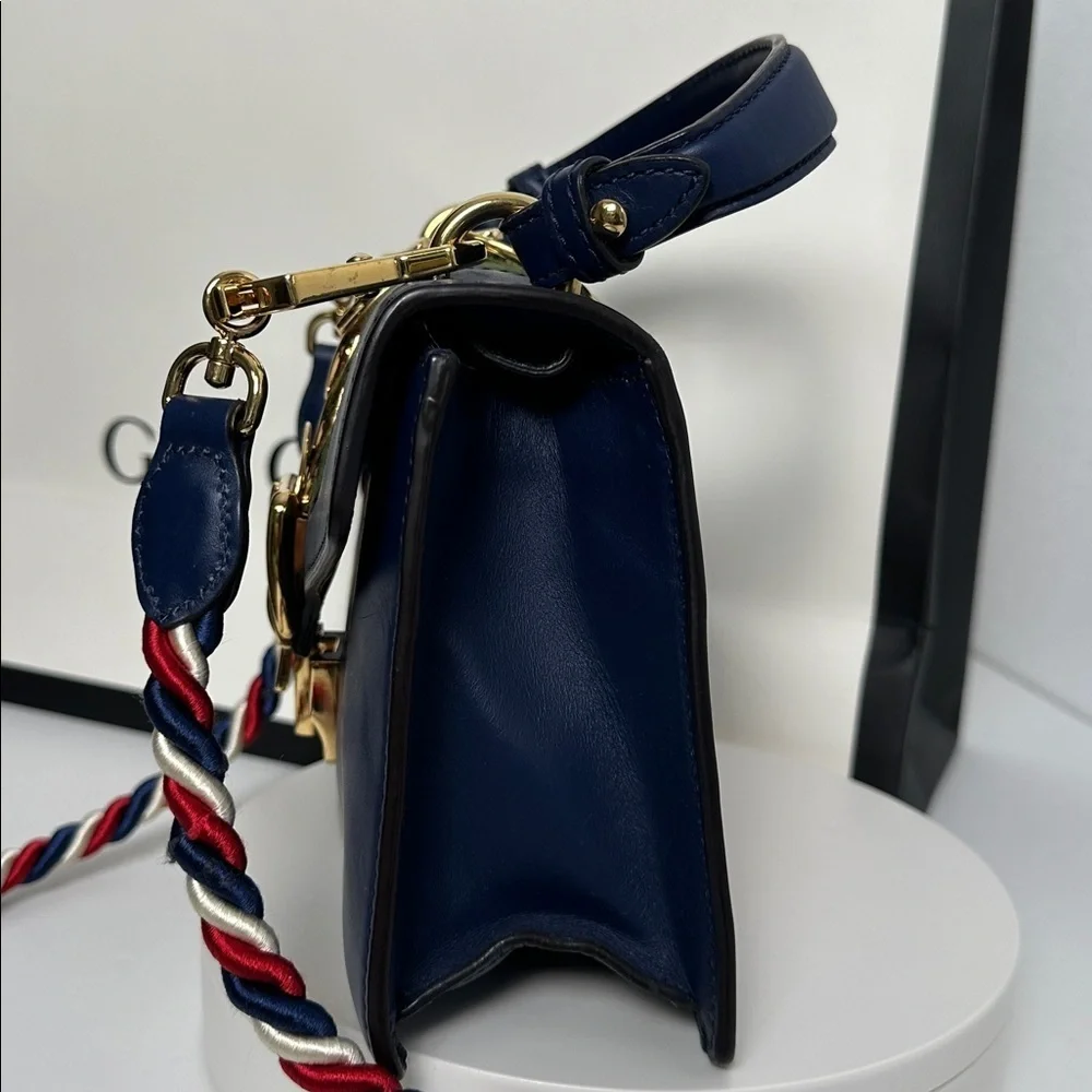 💯Authentic Gucci Navy Blue Sylvie Mini Top Handle Bag in leather 🍀 - Picture 6 of 17